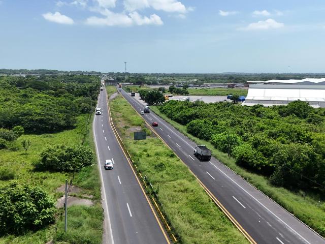 Terreno en Pueblo Delfino Victoria, Carretera Veracruz Poza Rica, Veracruz