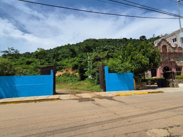 Terreno en Puerto Marquez