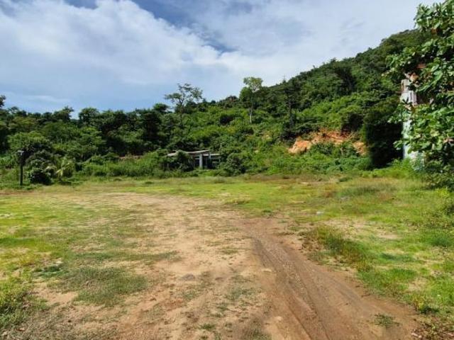 Terreno en Puerto Marquez