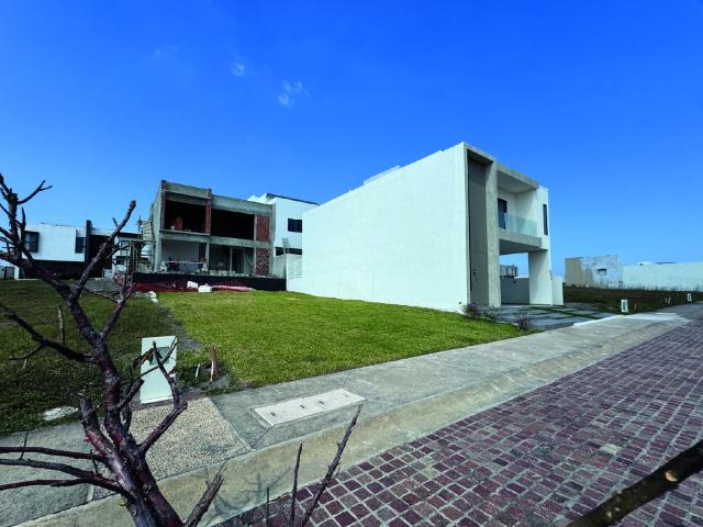 TERRENO EN PUNTA TIBUR?N EN VENTA