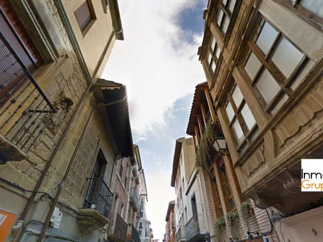 TERRENO EN PLENO CASCO HISTÓRICO A 20 METROS DEL PASEO DEL ESPOLON, IDEAL PARA HACERTE UNA CASA