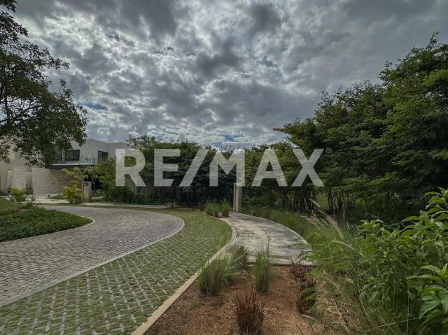 Terreno en privada Compostela zona country Mérida Yucatán