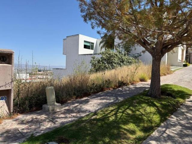 Terreno en Privadas del Pedregal