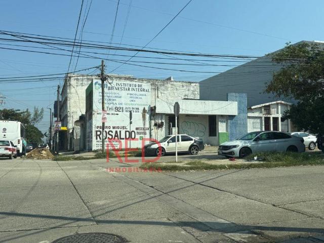 Terreno en Renta Av. Hidalgo esquina Matamoros, Col. ?vila Camacho, Coatzacoalcos, Ver