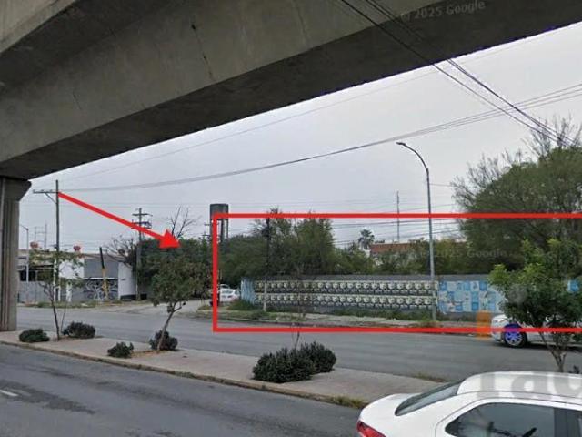 Terreno en Renta en Av. Crist?bal Colon Ote, Monterrey, N.L