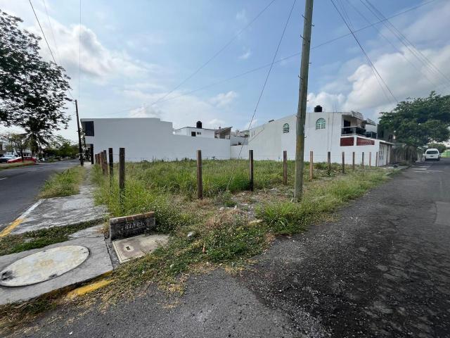 Terreno en renta y venta en Fracc. Floresta, Veracruz, Ver