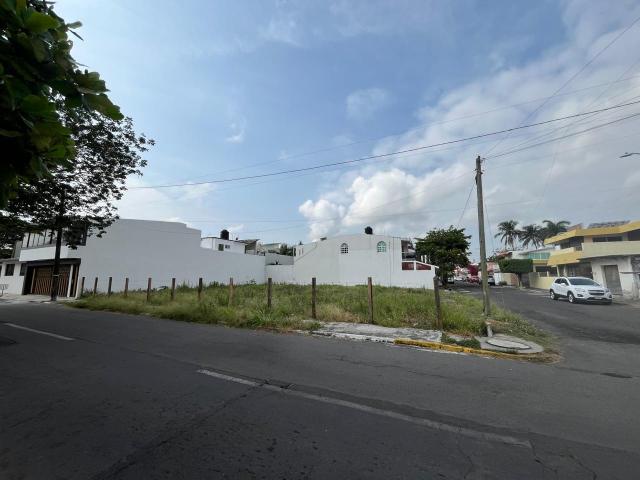 Terreno en renta y venta en Fracc. Floresta, Veracruz, Ver