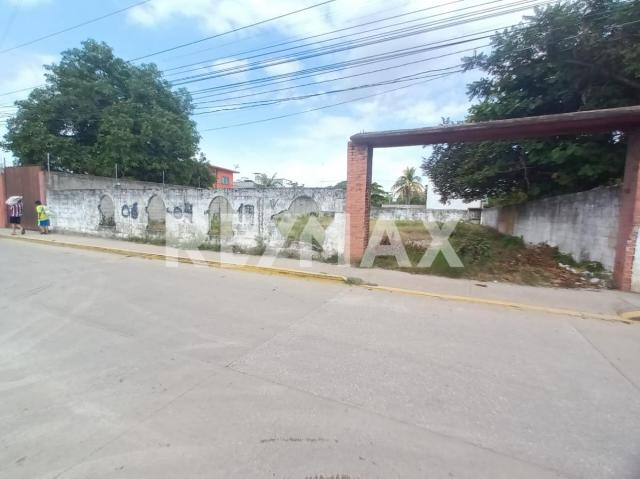 TERRENO EN RENTA
