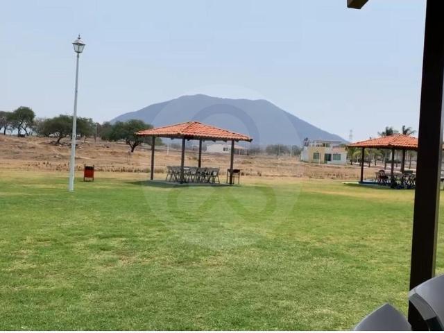 TERRENO EN RIBERA DEL LAGO EN BELLAVISTA