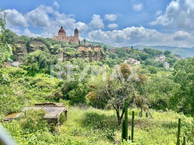 Terreno en Valenciana entre CIMAT y el Templo