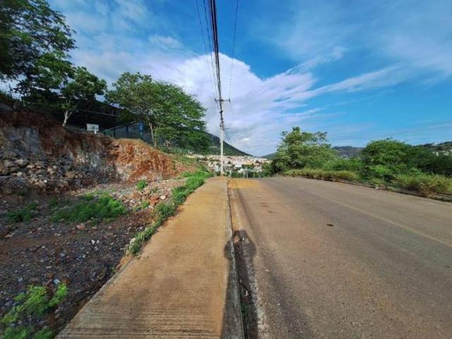 TERRENO EN VASO DE MIRAFLORES EN ZIHUATANEJO