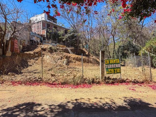 Terreno En Venta, muy cerca del Colegio LA SALLE