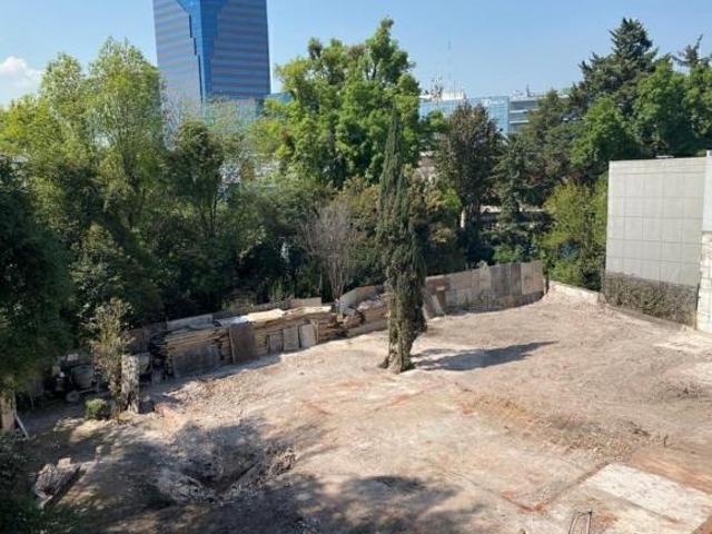 Terreno en venta Montes Urales, Lomas de Chapultepec. Uso de Suelo, 868 M²