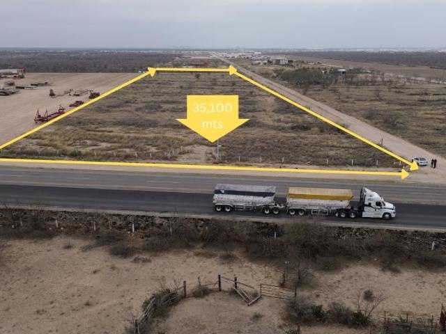 Terreno en venta a 200 mts del aeropuerto