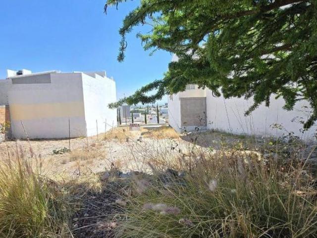 TERRENO EN VENTA A MEDIA CUADRA DE PLAZA SAN LUIS EN CALLE PLANA