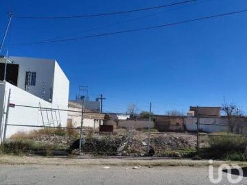 TERRENO EN VENTA A MINUTOS DE AVENIDAS PRINCIPALES LOPEZ MATEOS, INSURGENTES