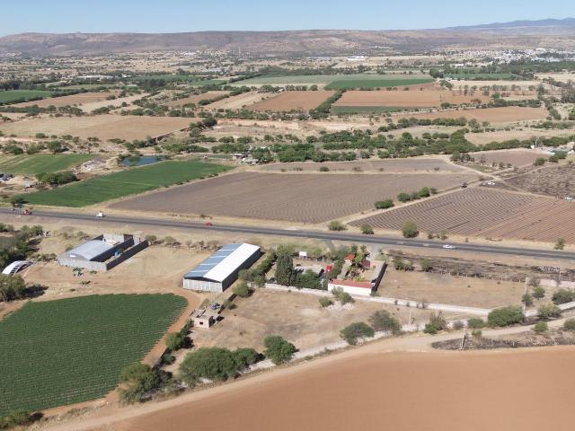 TERRENO EN VENTA A PIE DE CARRETERA, RINC?N DE ROMOS, AGUASCALIENTES