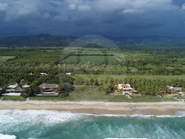 TERRENO EN VENTA A PIE DE PLAYA, COLOTEPEC OAXACA