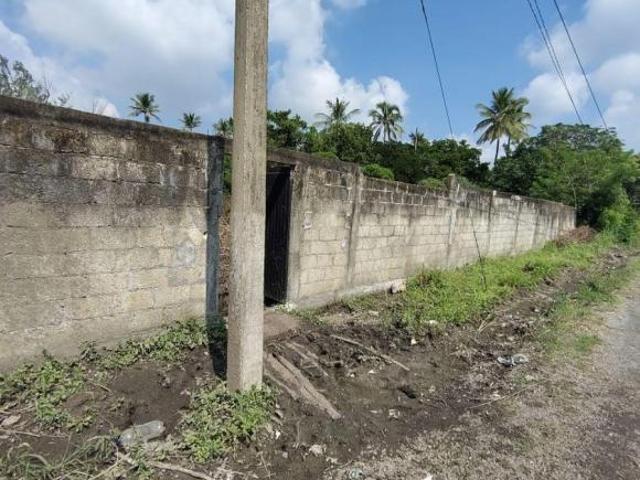 TERRENO EN VENTA A UN LADO DEL AEROPUERTO