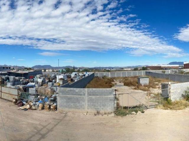 Terreno en VENTA a una cuadra de Blvd. Fundadores