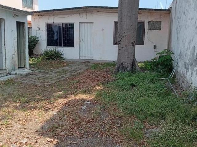 Terreno en venta a una cuadra de Juan Pablo II