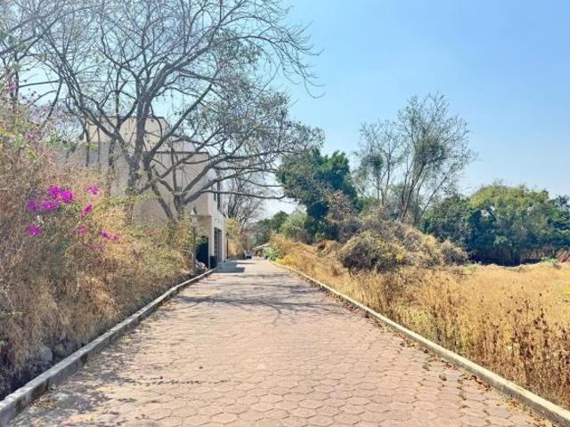 Terreno en venta al norte de Cuernavaca en Fraccionamiento