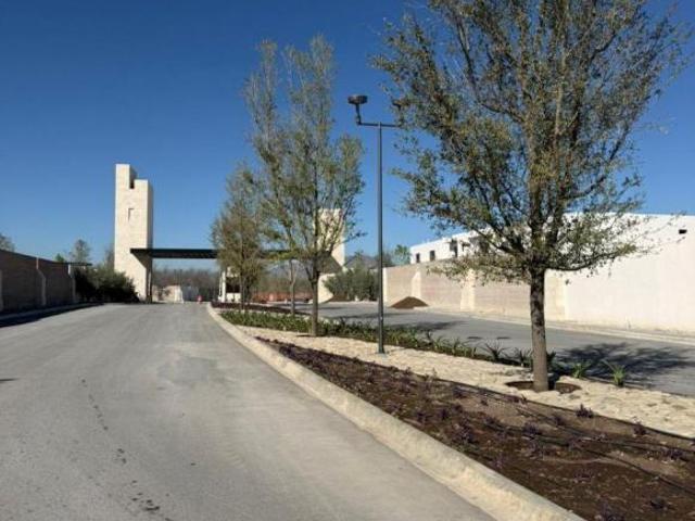Terreno en venta al norte en fraccionamiento privado