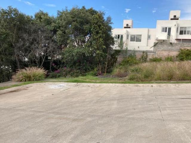 Terreno en Venta Altozano Fraccionamiento privado con caseta de vigilancia a 5 min centro comercial