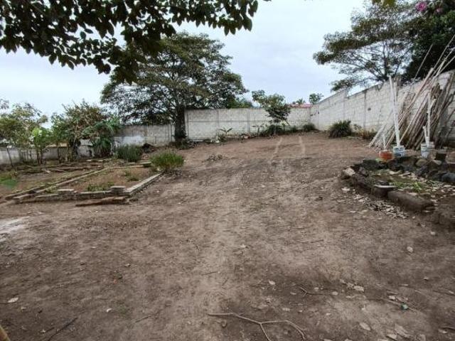 Terreno en Venta Calle Fresnos Col. El Jobo Emiliano Zapata, Ver