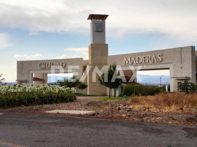 TERRENO EN VENTA CIUDAD MADERAS SAN JUAN DEL RIO