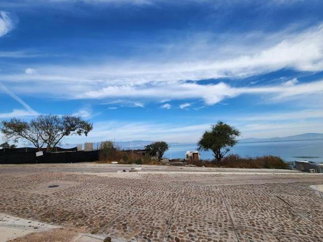 Terreno en venta con vista panorámica al Lago de Chapala