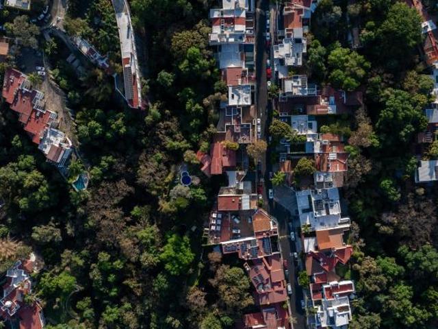 Terreno en venta con acceso a cañada