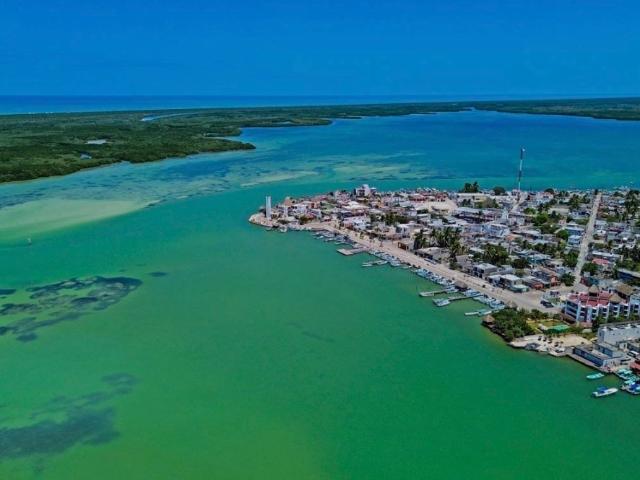 Terreno en Venta con Bodega a la orilla de la Biósfera, Río Lagartos, Yucatán