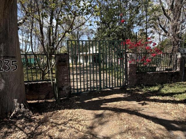 TERRENO EN VENTA CON CASA DE CAMPO EN JURICA QUERETARO CERCA DE ESCUELAS Y CENTROS COMERCIALES