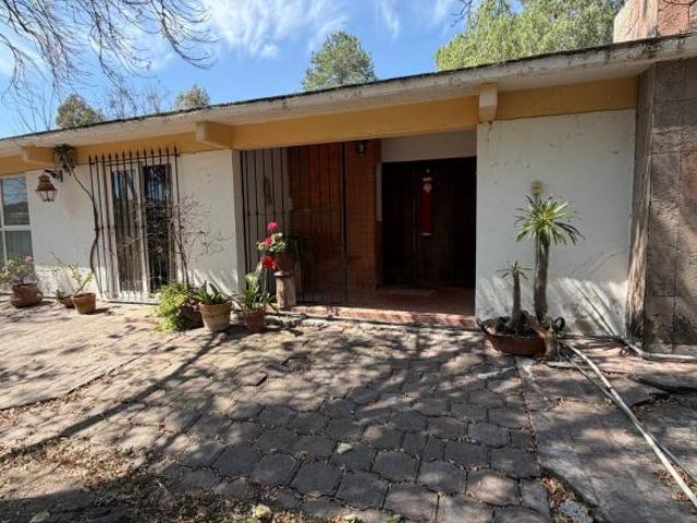 TERRENO EN VENTA CON CASA DE CAMPO EN JURICA QUERETARO CERCA DE ESCUELAS Y CENTROS COMERCIALES