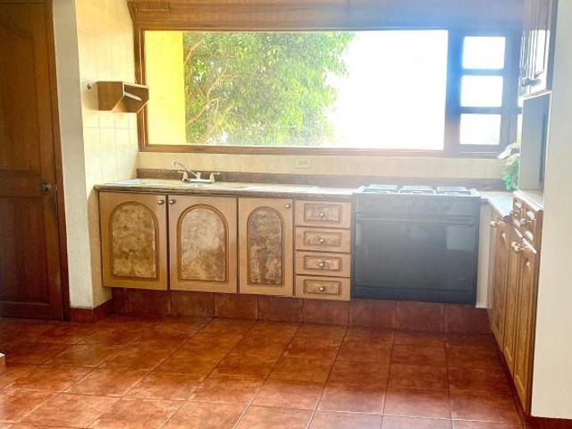 Terreno en venta con casa en San Jerónimo Lomas Verdes
