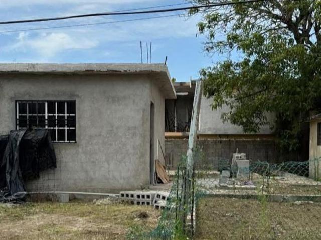 TERRENO EN VENTA CON CONSTRUCCION 10*19.5 POR DIVISORIA