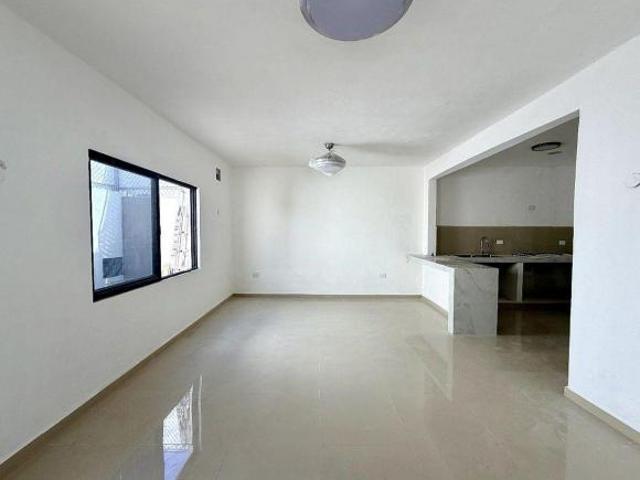 TERRENO EN VENTA CON CONSTRUCCIÓN EN MONTEBELLO MÉRIDA