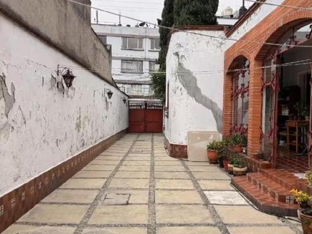 Terreno en Venta con construcción para demoler en San Diego Churubusco Coyoacán