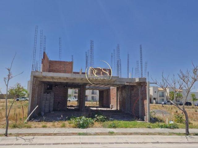 TERRENO EN VENTA CON CONSTRUCCION Y PROYECTO EN MAYORAZGO RESIDENCIAL CELAYA