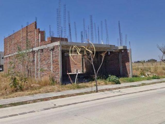 TERRENO EN VENTA CON CONSTRUCCION Y PROYECTO EN MAYORAZGO RESIDENCIAL CELAYA