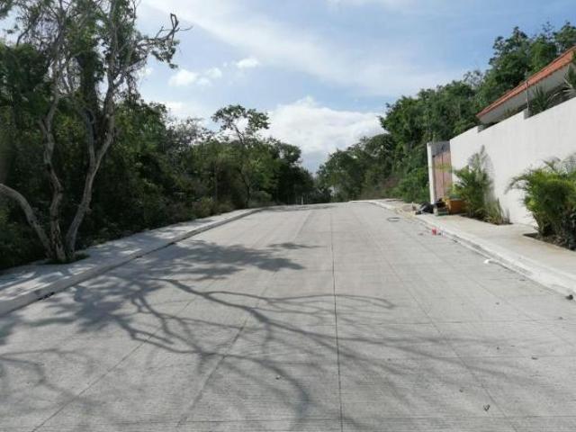 TERRENO EN VENTA CON EXCELENTE UBICACION A UNAS CALLES DE PLAZA CENTRO MAYA