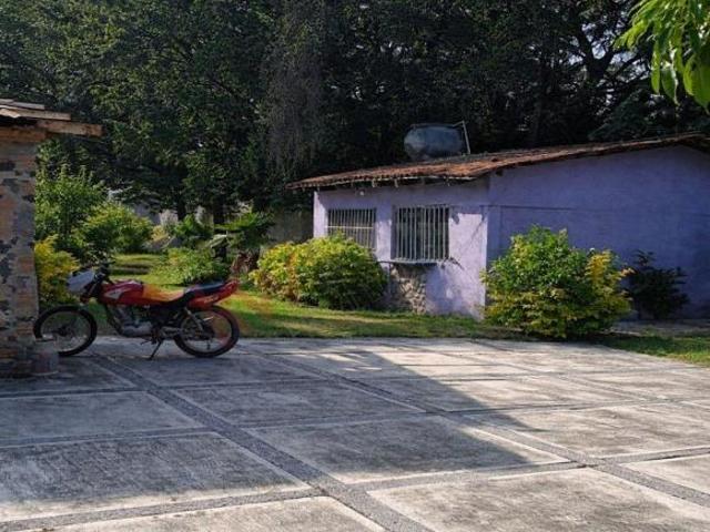 Terreno en venta con palapa y espacio para eventos, a 5 minutos del Lago de Tequesquitengo