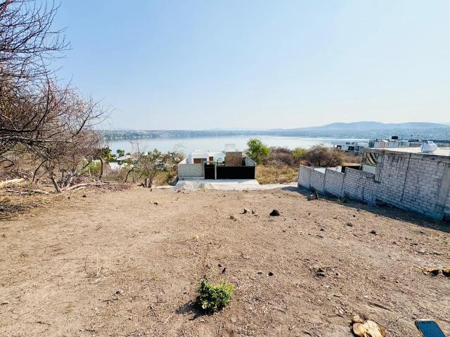 TERRENO EN VENTA, CON PENDIENTE 45? EN TEQUESQUITENGO MOR, CON VISTA AL LAGO, SOBRE CARRETERA