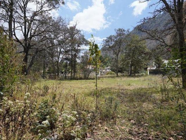Terreno en venta de 1,221 m² en La Cañada