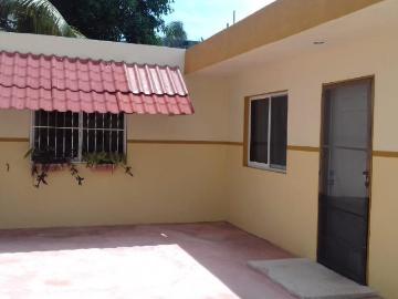 TERRENO EN VENTA DE 220m2 CON CONSTRUCCION EN CALLE 52 EN PLAYA DEL CARMEN