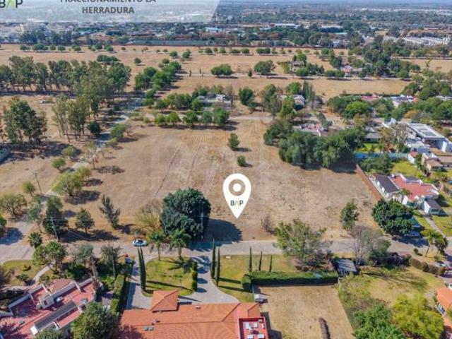 Terreno en venta de 2214 m² en Fraccionamiento La Herradura