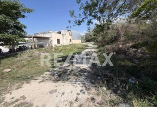 Terreno en venta de 4,675m2 sobre Av. Internacional Umán