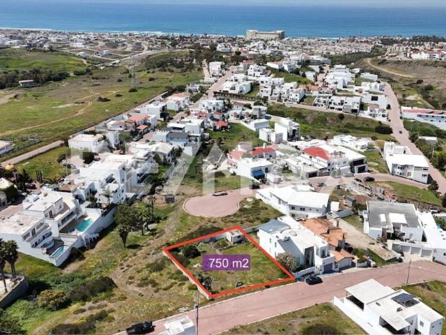 Terreno en Venta de 750 m2 o 375 m2, en Baja Malibu, Tijuana