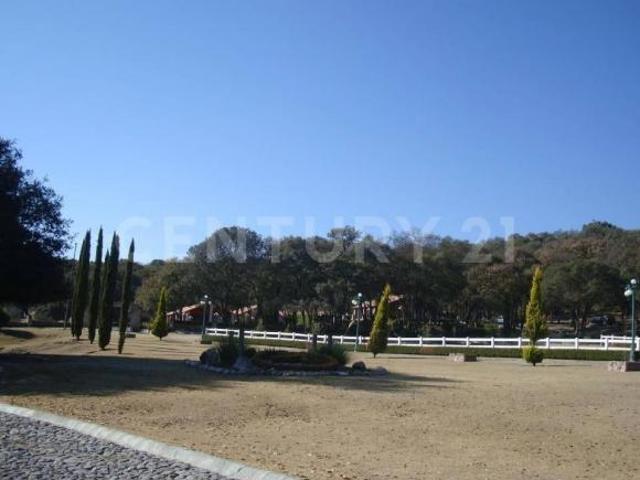 TERRENO EN VENTA DENTRO DE FRACCIONAMIENTO EN HARAS DEL BOSQUE